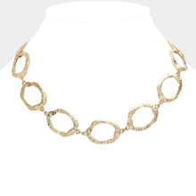 Load image into Gallery viewer, Textured Metal Oval Ring Link Necklace
