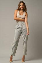 Load image into Gallery viewer, High Rise Balloon Jeans
