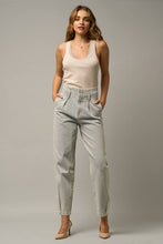 Load image into Gallery viewer, High Rise Balloon Jeans

