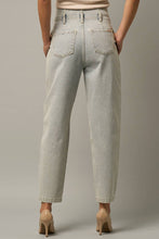 Load image into Gallery viewer, High Rise Balloon Jeans
