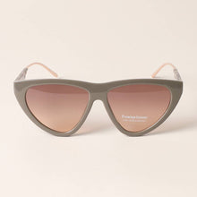 Load image into Gallery viewer, Retro Triangle Shape Cat Eye Sunglasses
