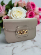 Load image into Gallery viewer, Chain Accent Vintage Silver Crossbody
