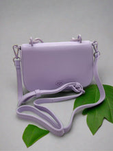Load image into Gallery viewer, Resin Handle Lavender Handbag
