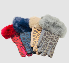 Load image into Gallery viewer, Faux Suede Leopard Print Gloves
