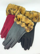 Load image into Gallery viewer, Faux Leopard Trim Gloves
