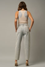 Load image into Gallery viewer, High Rise Balloon Jeans
