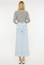 Load image into Gallery viewer, High Rise Cropped Wide Leg Jeans
