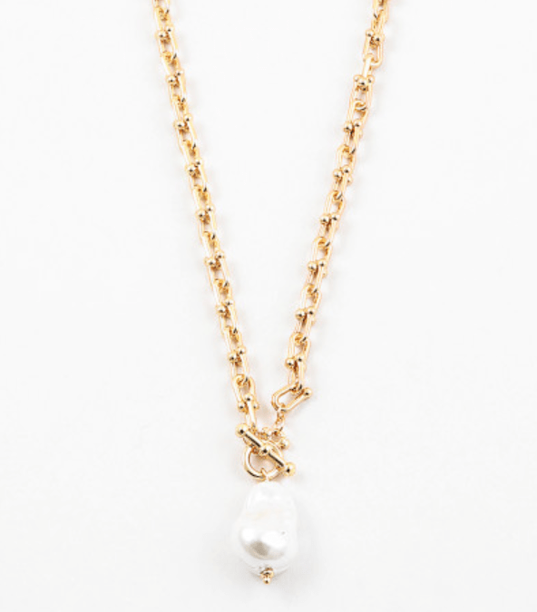 Pearl drop necklace.